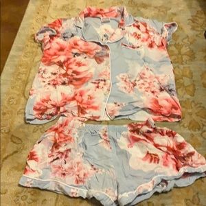 Size small/run small floral pj set worn once